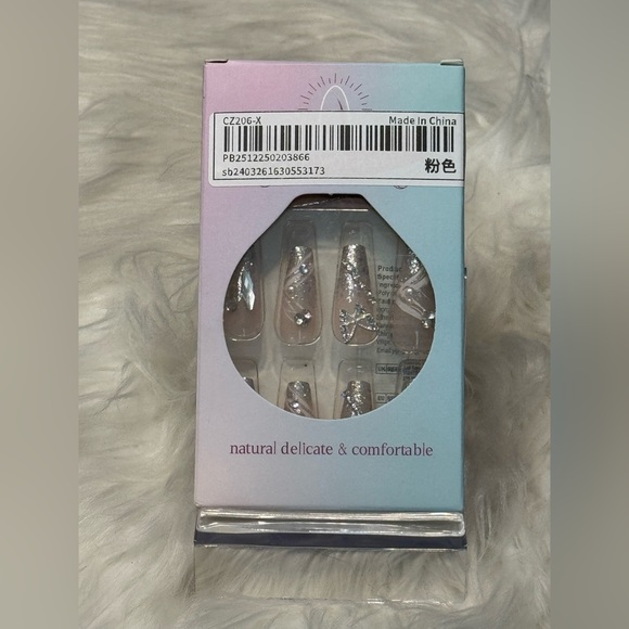 New Arrivals! Press on Nails with Silver Glitter Nail Art - Picture 6 of 6